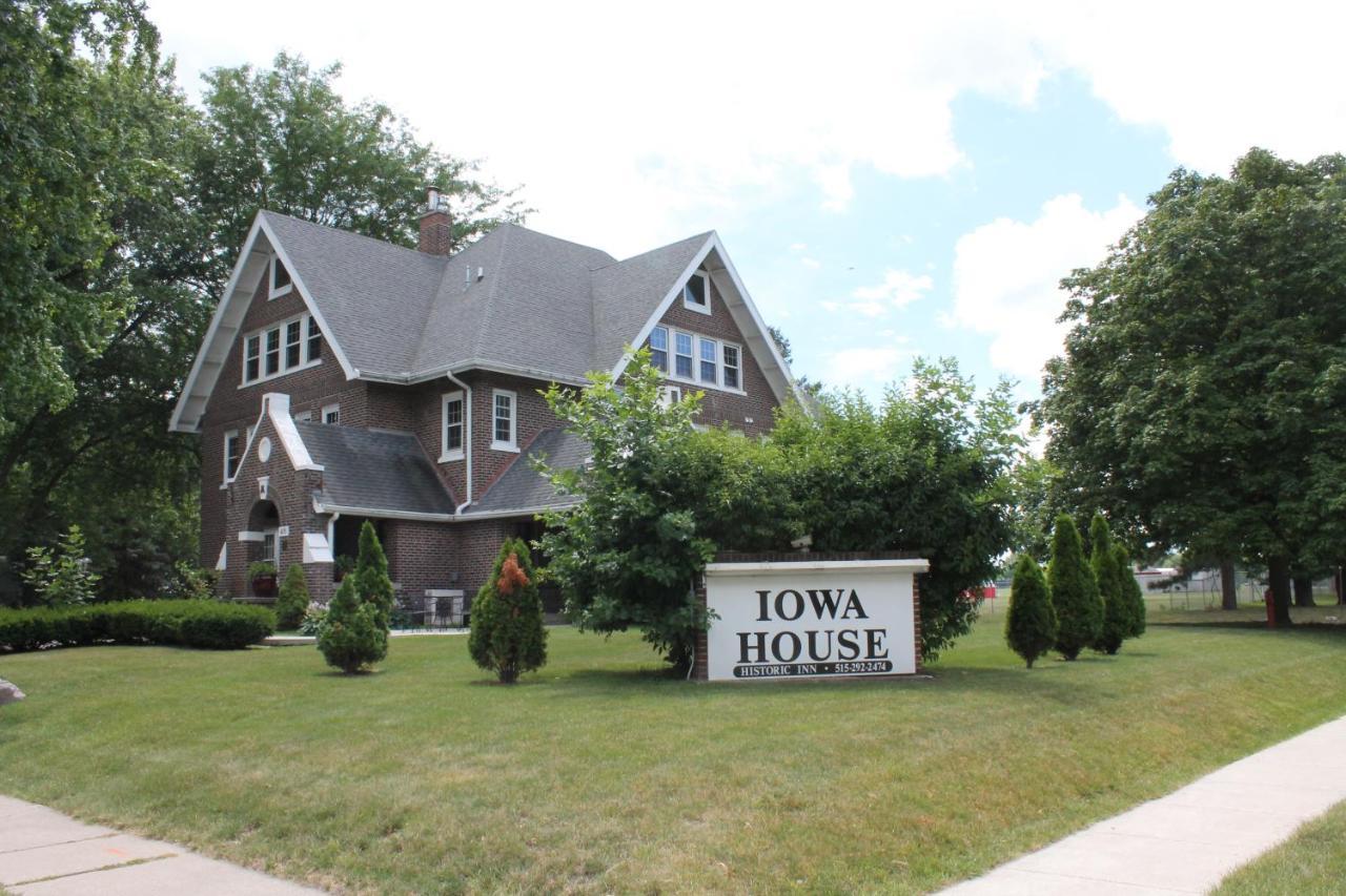 Iowa House Historic Inn Ames Exterior photo